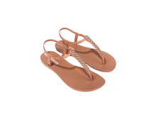 Load image into Gallery viewer, IPANEMA CLASS CHIC SANDAL FEM