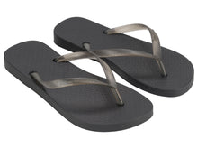 Load image into Gallery viewer, IPANEMA CLASSICA TAN FEM BLACK/SMOKE