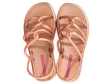 Load image into Gallery viewer, IPANEMA MEU SOL SANDAL AD METALLIC PINK
