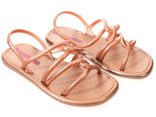 Load image into Gallery viewer, IPANEMA MEU SOL SANDAL AD METALLIC PINK
